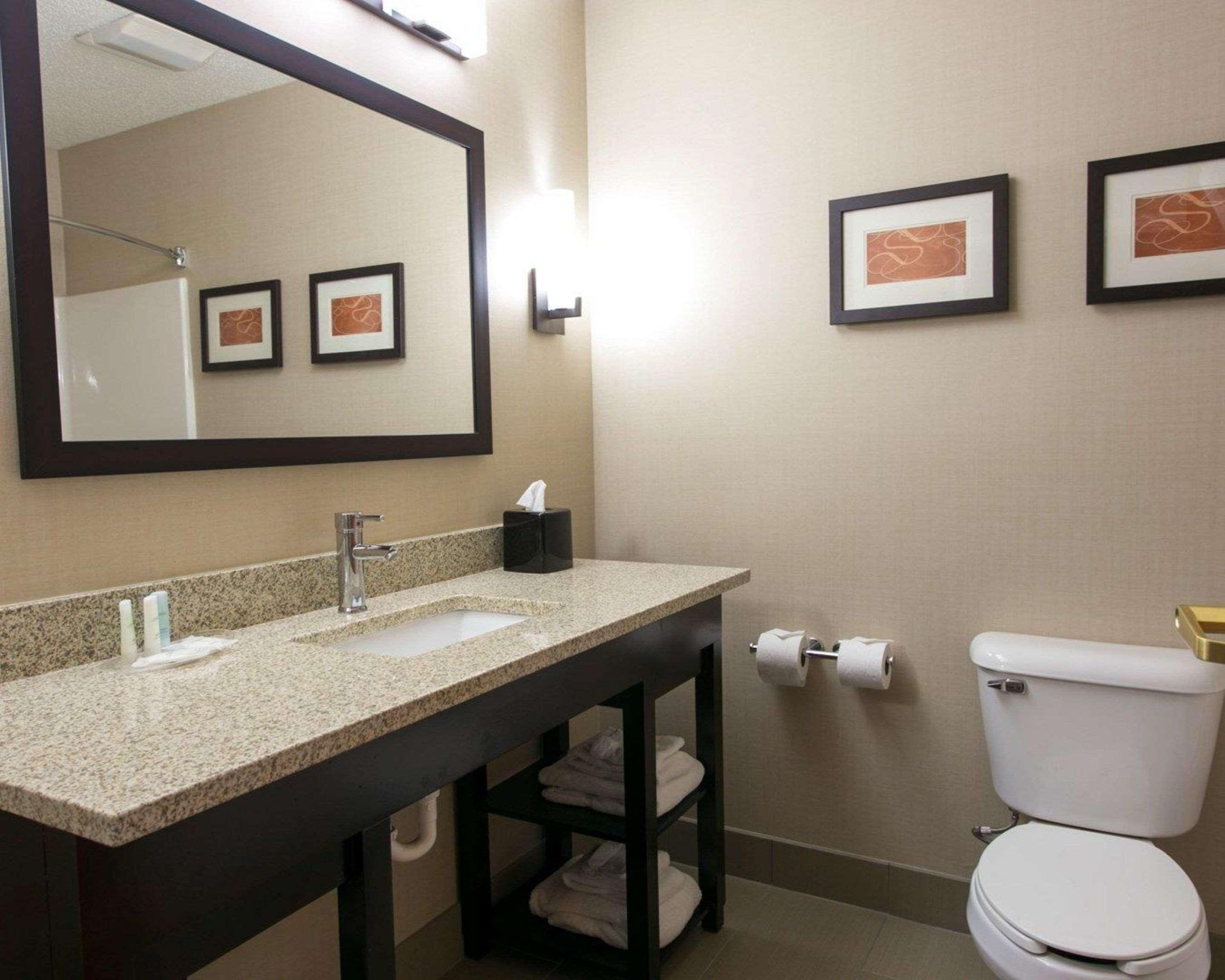Comfort Suites Benton Harbor - St Joseph Exterior foto