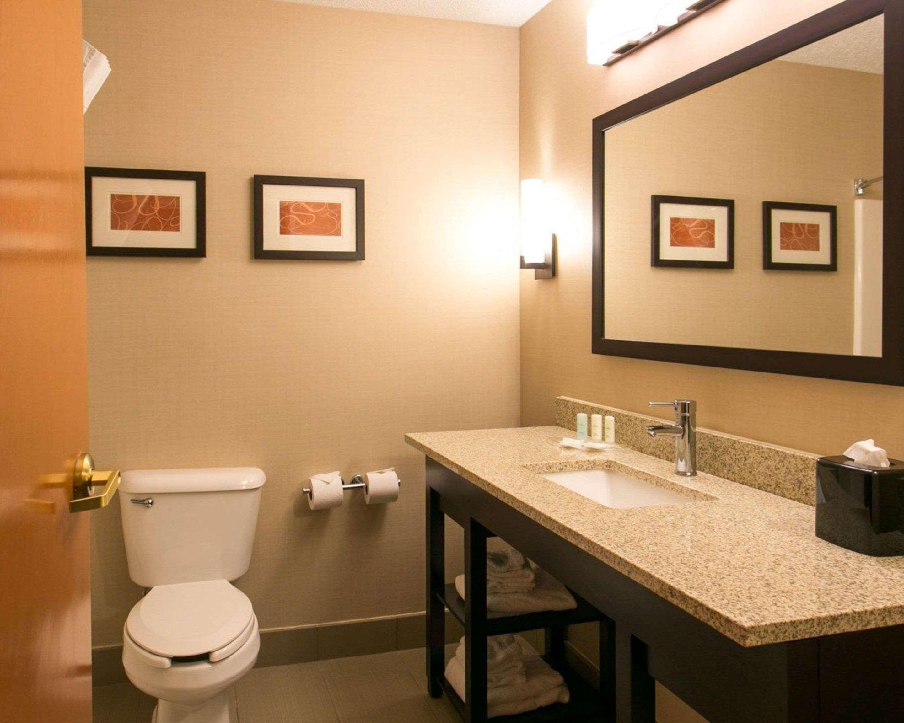 Comfort Suites Benton Harbor - St Joseph Exterior foto